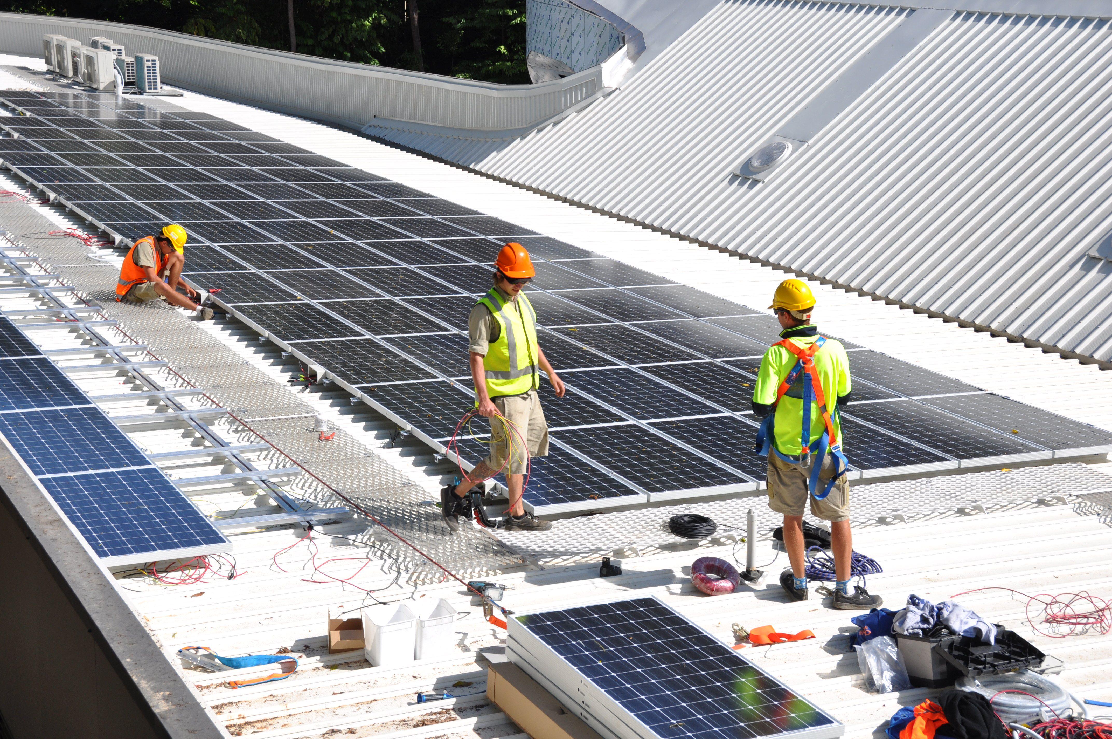 /wp-content/uploads/2012/03/Visitor-Centre_cairns_solar.jpg