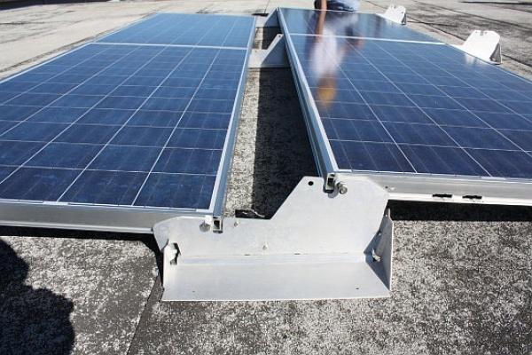 /wp-content/uploads/2012/03/Westinghouse_Solar_FlatRoof.jpg