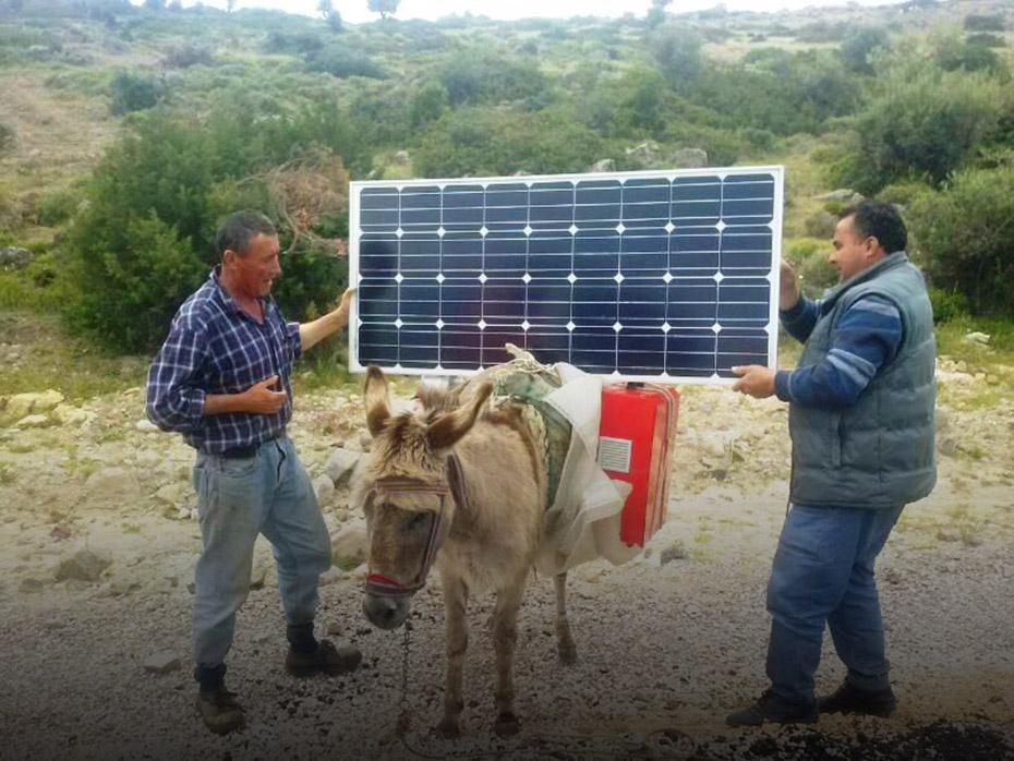 /wp-content/uploads/2014/11/portable-solar-panels-donkey.jpg